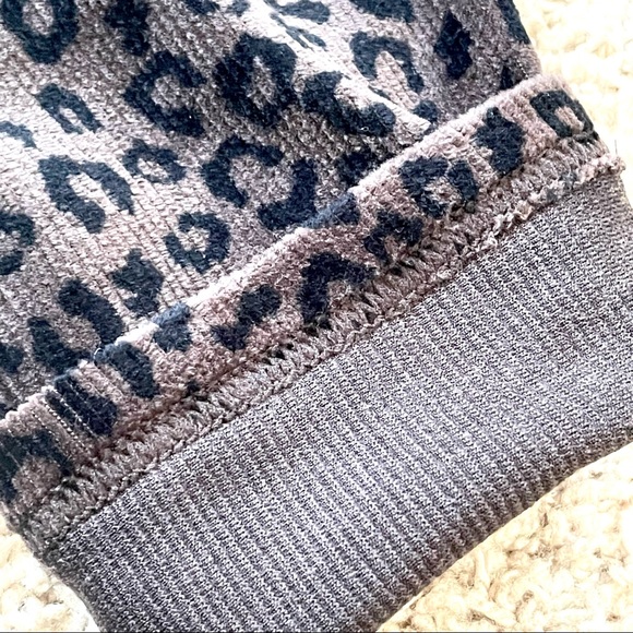 Khakis & Co Suave Women’s Knit Corduroy Leggings Leopard Print Espresso Petite S - Picture 12 of 16